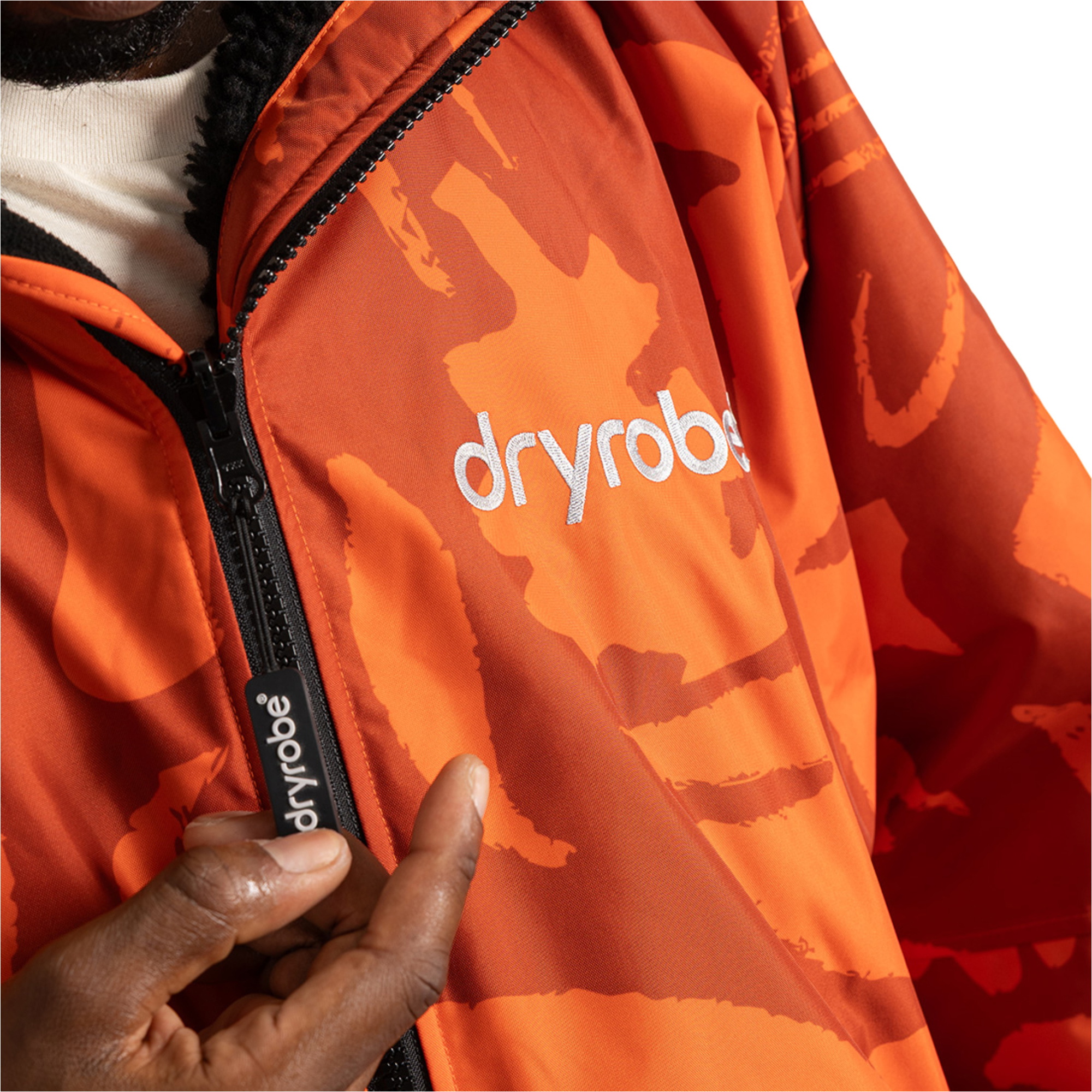 2026 Dryrobe Advance Long Sleeve Changing Robe DALSV3 - Mosaic Palm